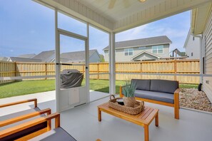 House (4 Bedrooms) | Interior