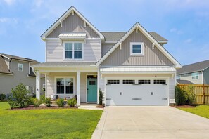 House (4 Bedrooms) | Front of property