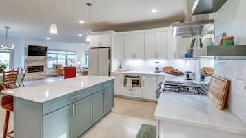 House (3 Bedrooms) | Interior