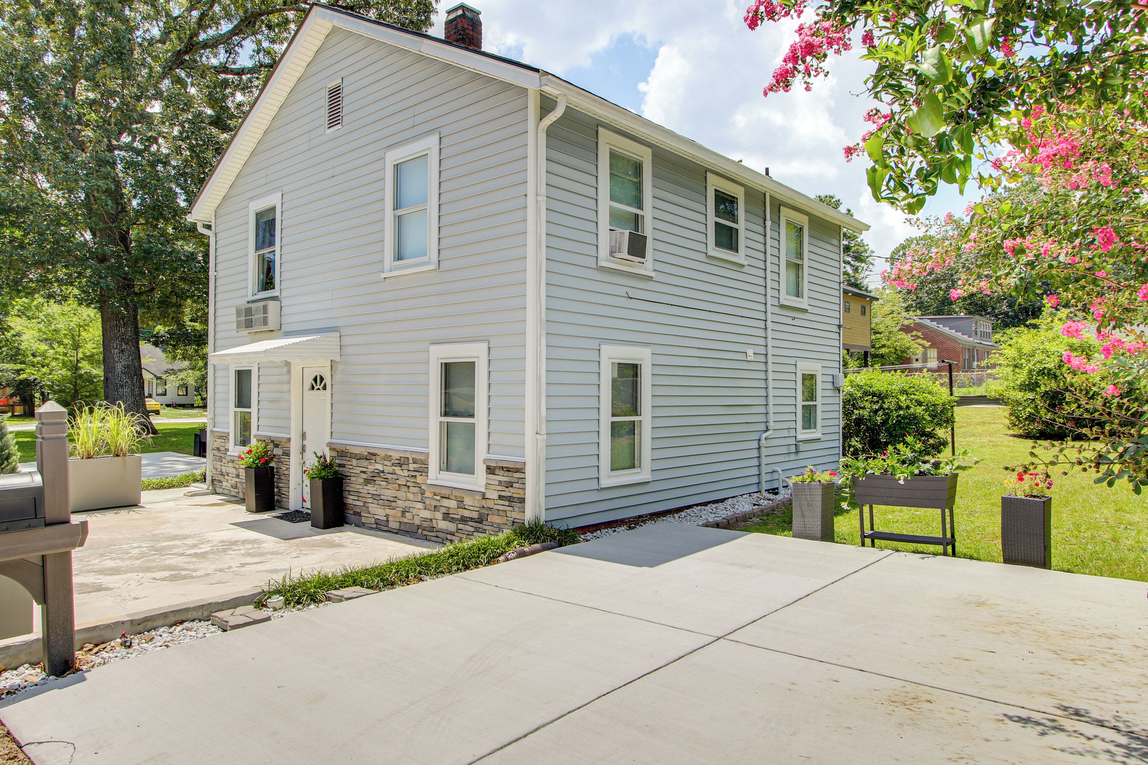 Apartment (2 Bedrooms) | Front of property