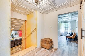 ์ํํธ (2 Bedrooms) | ๋ด๋ถ