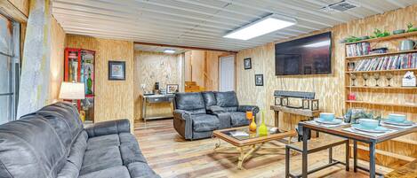 Apartment (2 Bedrooms) | Front of property