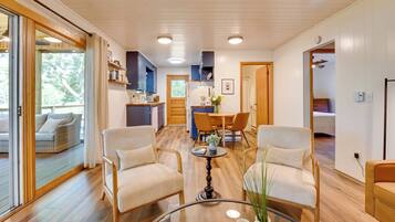 Cottage (2 Bedrooms) | Interior