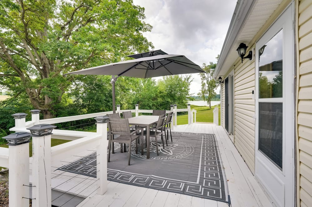 Sauna + Game Room! Family-friendly Lakefront Home! - Archer Lake, MI