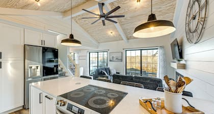 < 1 Mi to Boat Ramp: Lakefront East Troy Cottage