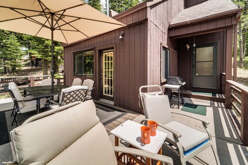 6 Mi to Downieville Downhill: Cabin w/ Mtn Views