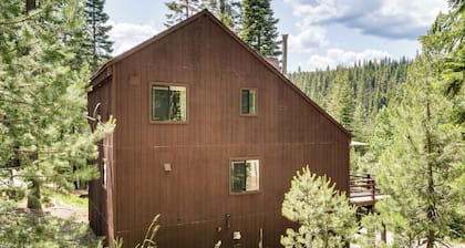 6 Mi to Downieville Downhill: Cabin w/ Mtn Views