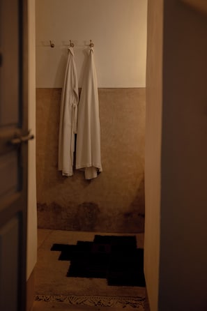 Classic Double Room | In-room safe, free WiFi