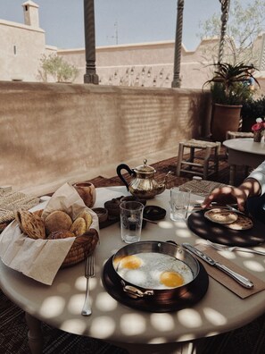 Colazione completa inclusa, servita tutte le mattine