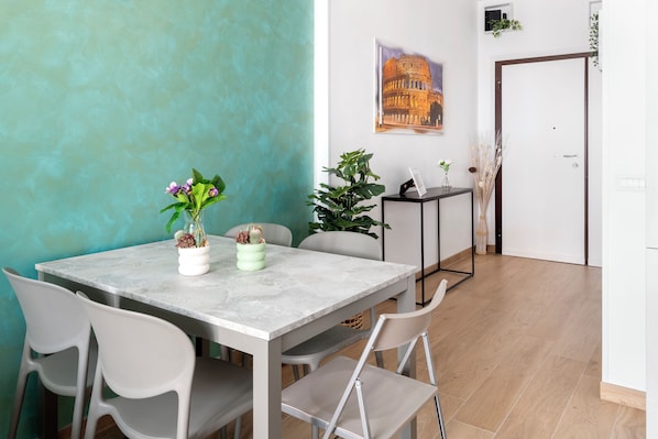 Apartment (2 Bedrooms) | Living area