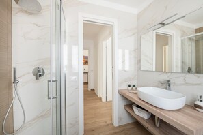 Apartment (2 Bedrooms) | Bathroom