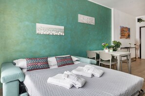 Apartment (2 Bedrooms) | Living area | TV