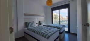 2 bedrooms, iron/ironing board, free WiFi, bed sheets