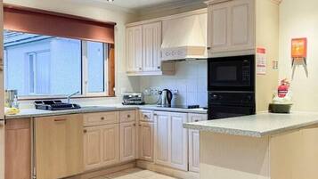 Tủ lạnh, lò vi sóng, lò nướng, bếp nấu