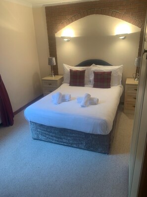 Free WiFi, bed sheets
