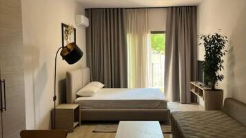 Fer et planche Ă repasser, accĂšs Internet, draps fournis