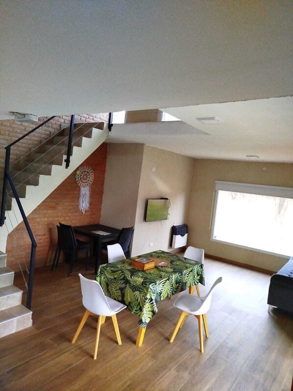 Dining - Spacious cabins with mountain view, 5 min from Nono. (Las Rabonas)