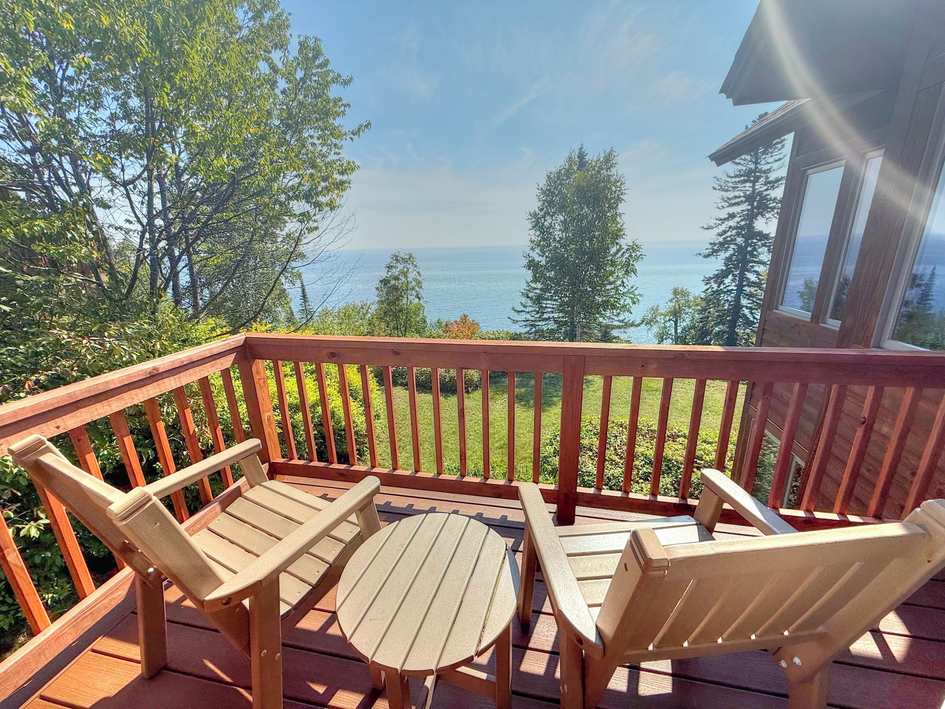 Condo (Lakefront 3 Bedroom Condo) | Hiên