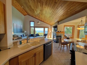 Microwave - Poplar River Condos (Lutsen)