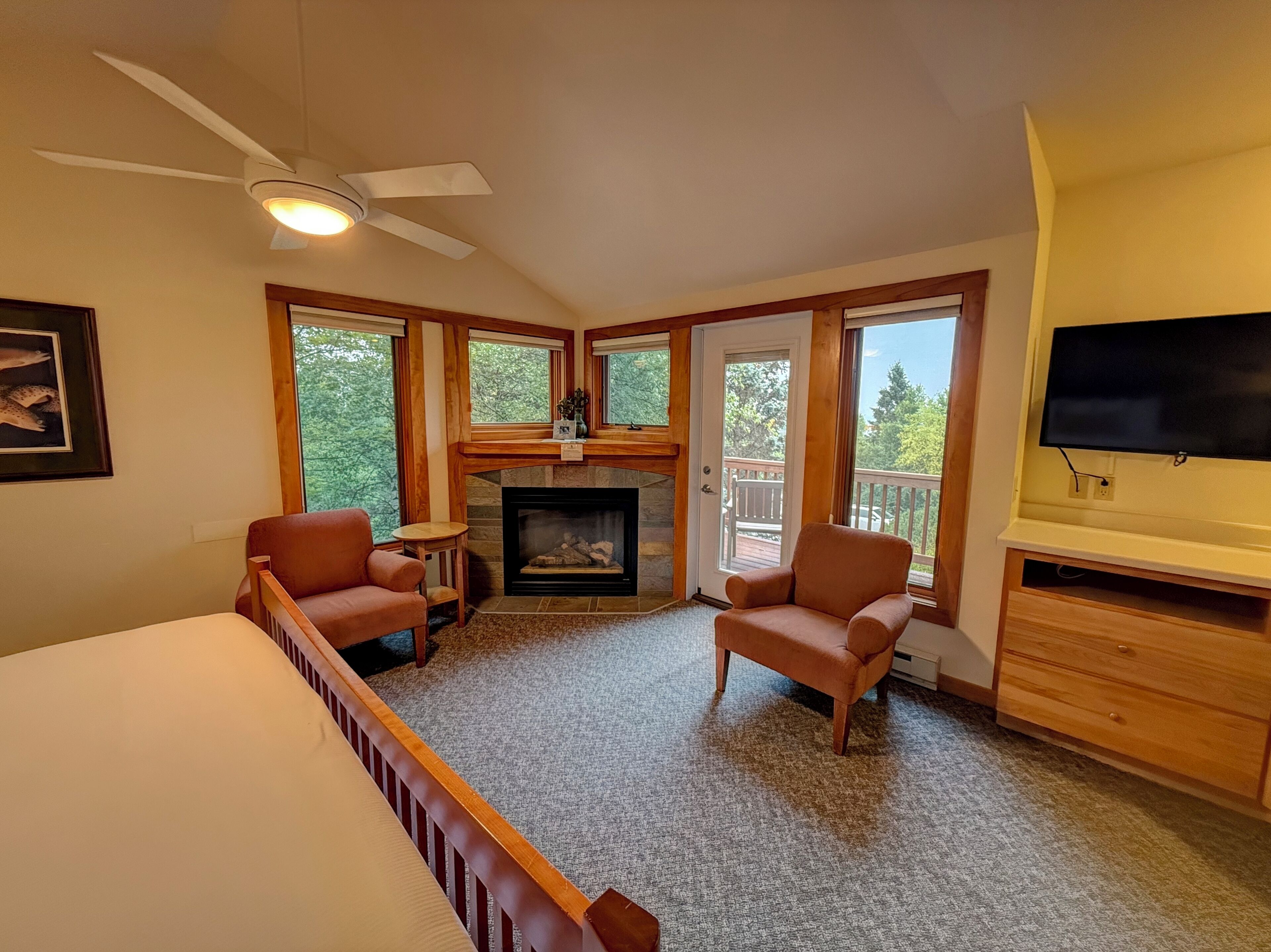 Individually decorated, individually furnished, free WiFi, bed sheets