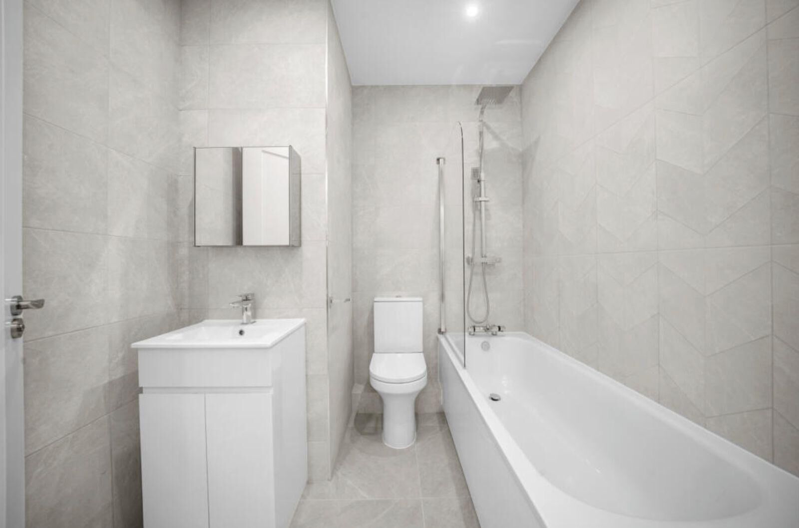Departamento, 2 habitaciones, cocina | Baño | Tina con regadera, toallas, jabón, shampoo 