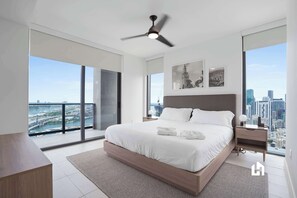 3 soverom, safe på rommet, strykejern/-brett og reiseseng for barn