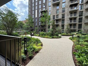 Property grounds - Luxury Designer 2Bed 2Bath Flat by Tower Bridge (London)