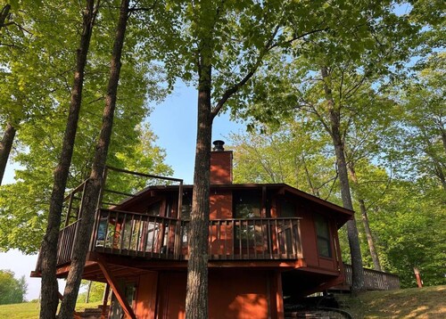 Eagle River Cherry Tree House - Quaint 2-bedroom house - Sleeps 6