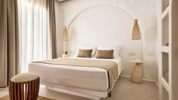 Villa Aethera Milos | Zimmersafe, schallisolierte Zimmer, Bügeleisen/Bügelbrett