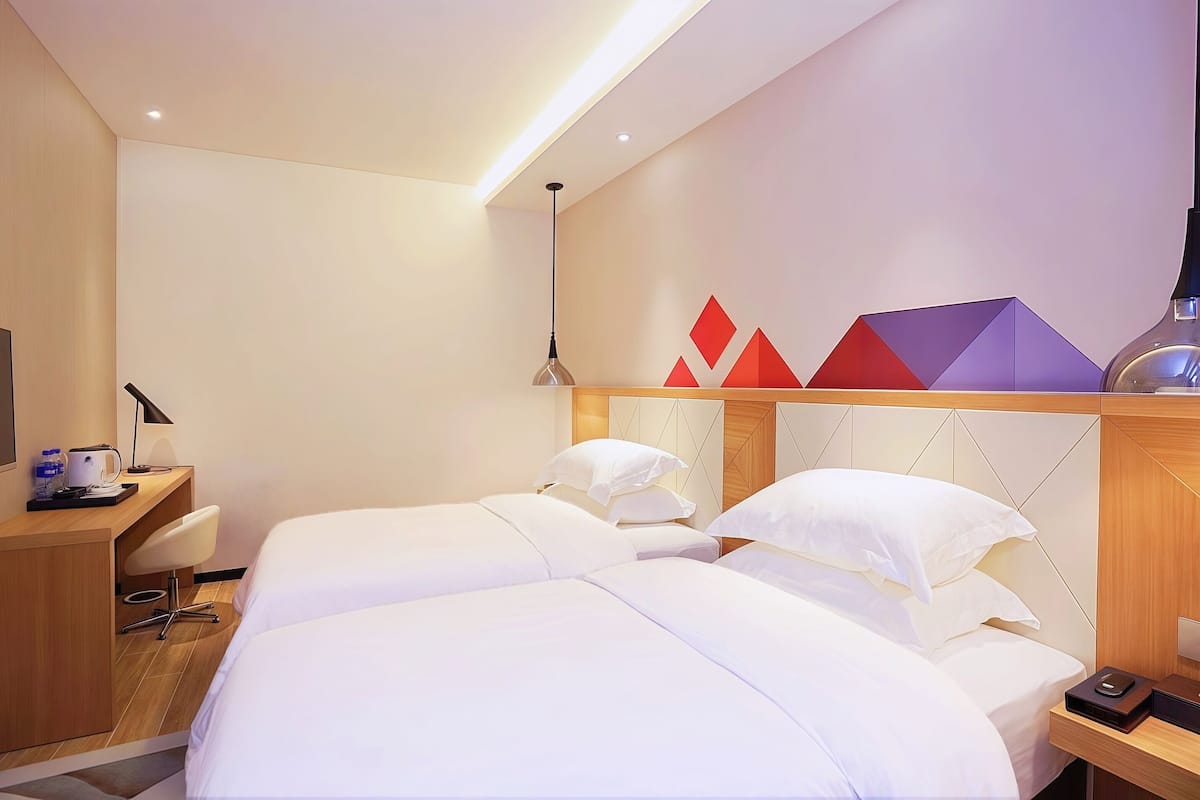 Chambre Standard avec lits jumeaux, pas de fenêtre | Vue de la chambre