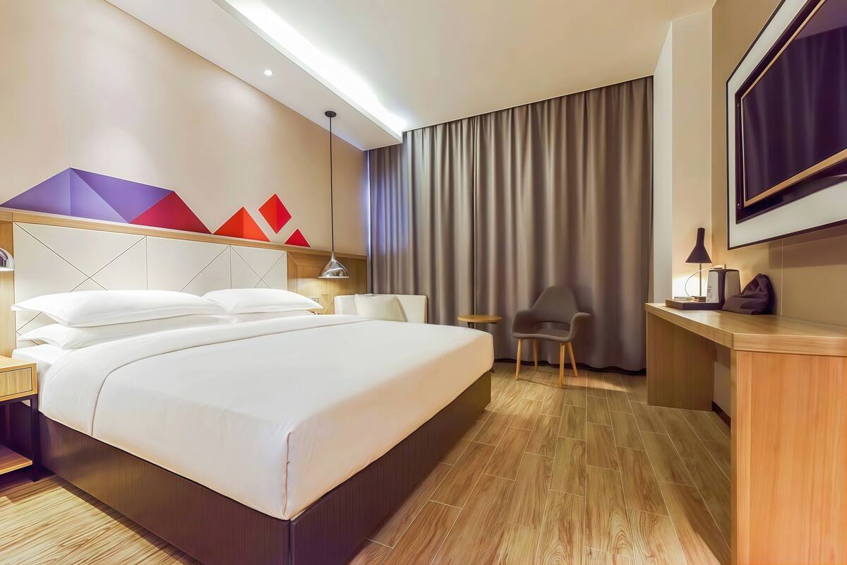 Luxury Double Room, City View