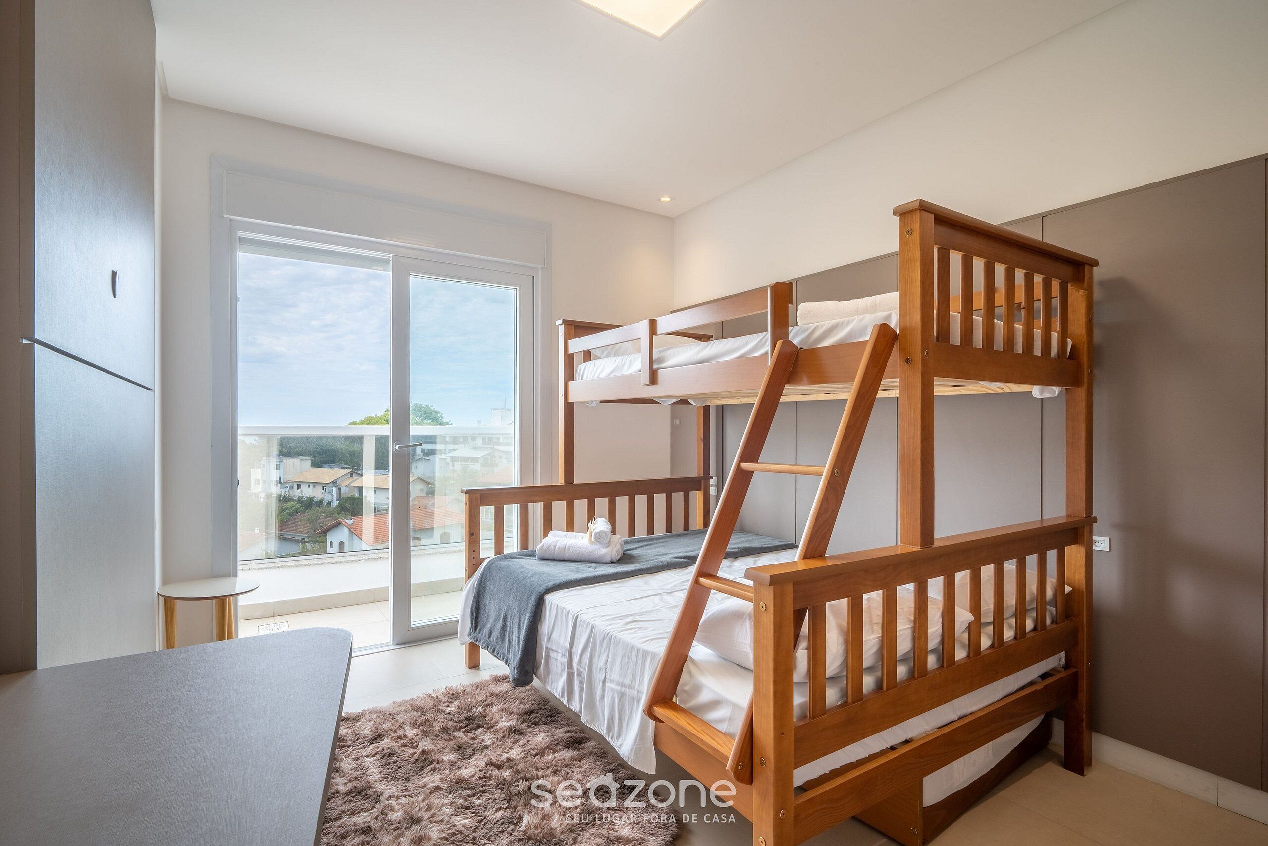 เบสิกอพาร์ทเมนท์ | 3 ห้องนอน