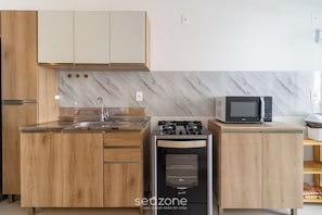 Basic Apartment | Private kitchen