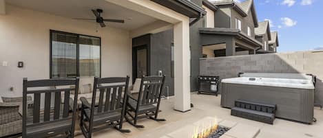 ทาวน์โฮม, 4 ห้องนอน | ลานระเบียง/นอกชาน