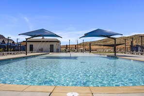 Maison mitoyenne, 4 chambres | Piscine