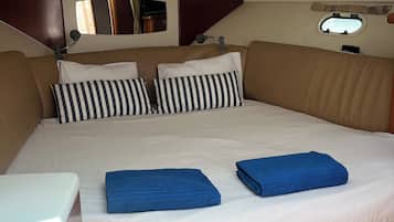 1 bedroom, internet, bed sheets