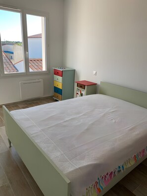 3 bedrooms, iron/ironing board, WiFi