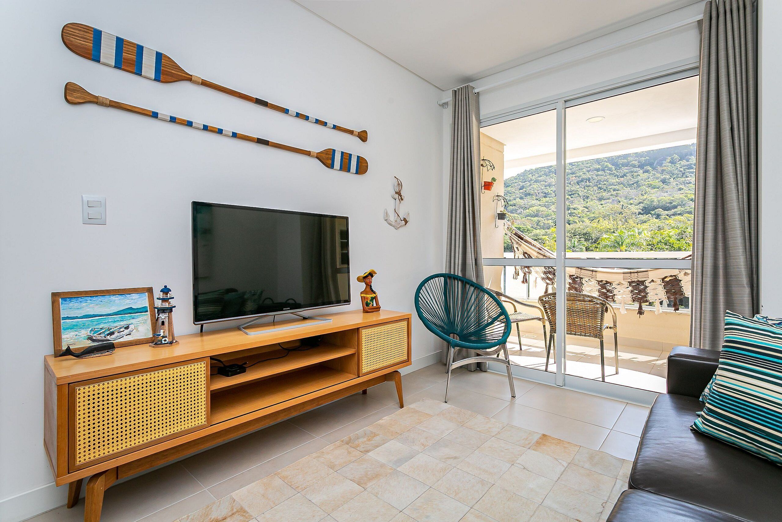 Apartamento básico | Área de estar | TV