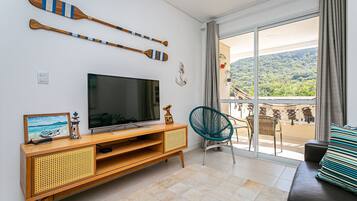 Apartamento básico | Área de estar | TV