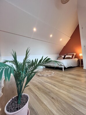 2 chambres, bureau, lit de bébé portatif, Wi-Fi