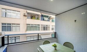 Basic-Apartment | Speisen im Freien