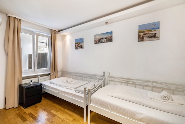 2 chambres, fer et planche à repasser, Wi-Fi, draps fournis