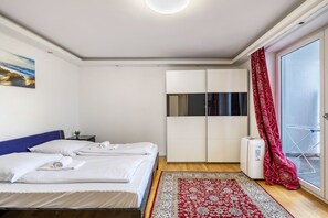 2 bedrooms, iron/ironing board, WiFi, bed sheets