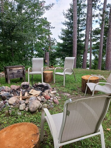 Peaceful 2-bedroom cabin in Elcho on Lower Post Lake.