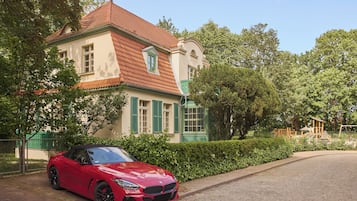 Mặt tiền nơi lưu trú