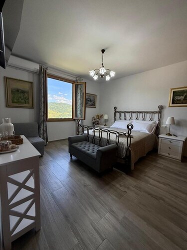 Room-charming Guest Room in Florence Cou