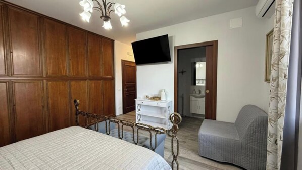 Shared Dormitory, 1 Bedroom, Accessible, Patio | Interior