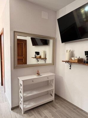 Room, 1 Bedroom, Accessible, Balcony | Room amenity