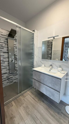 Room, 1 Bedroom, Accessible, Balcony | Bathroom - Room-villa Casavecchia Caselli (Dicomano)