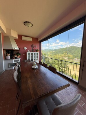 Room, 1 Bedroom, Accessible, Terrace | Dining room